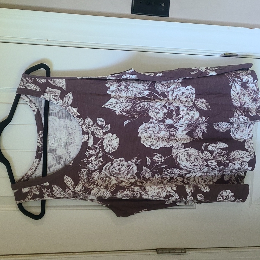 Maurices Scoop neck tank size 2x